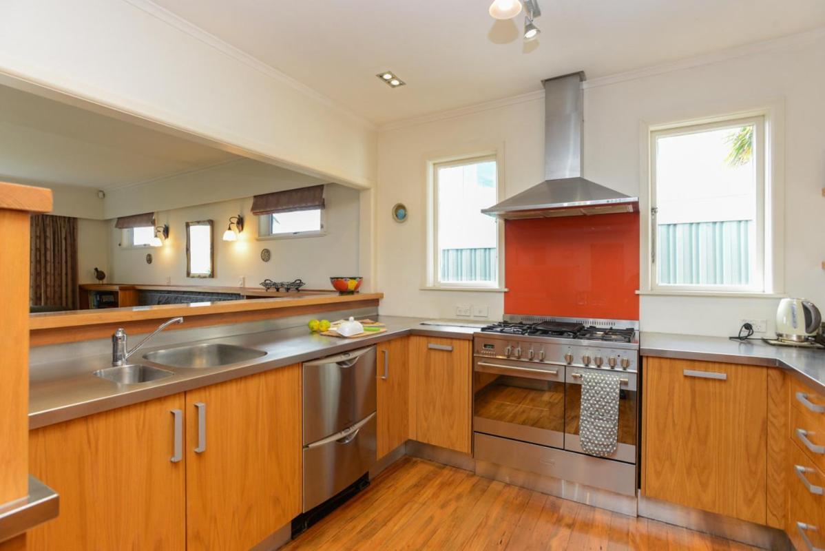 Breakwater Cottage - Napier Holiday Home Buitenkant foto