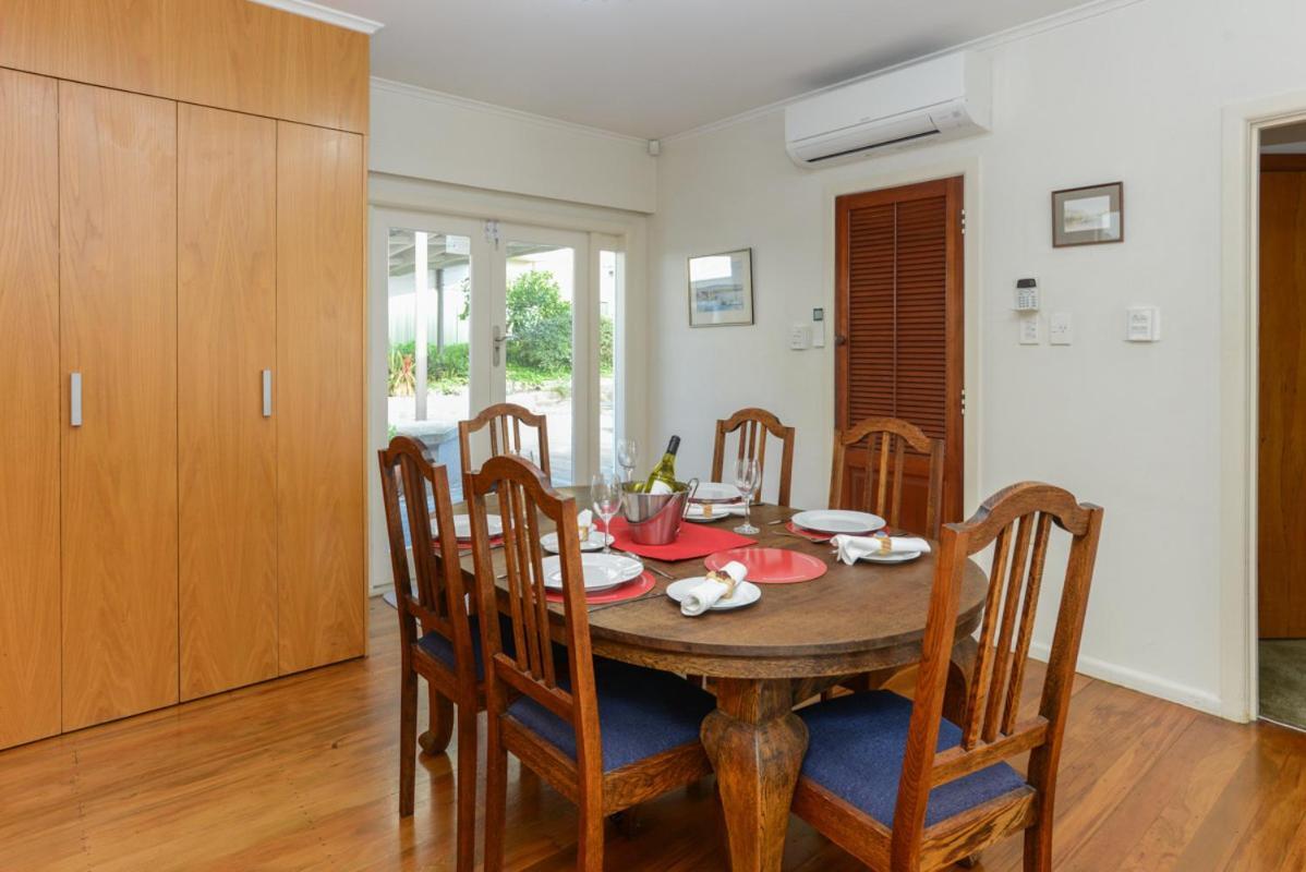 Breakwater Cottage - Napier Holiday Home Buitenkant foto
